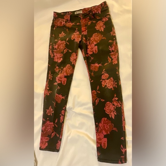 Floral Print Pants - Picture 4 of 5
